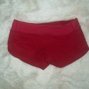 LULULEMON SPEED UP SHORTS- 2.5 in SIZE 8